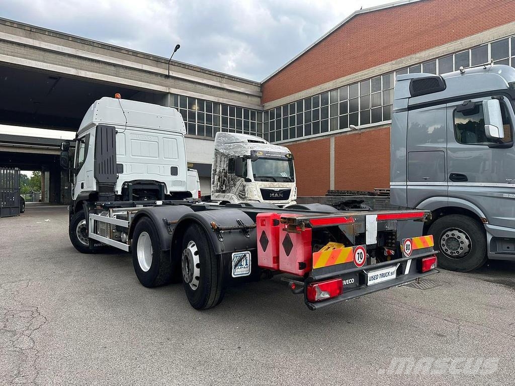 Iveco Stralis 460 شاحنات بمقصورة وهيكل