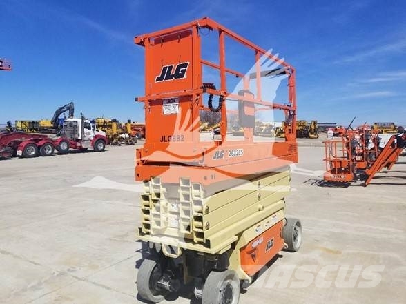 JLG 2632ES 剪叉式升降机