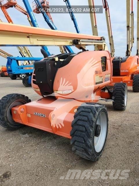 JLG 600AJ Plataforma de trabajo articulada