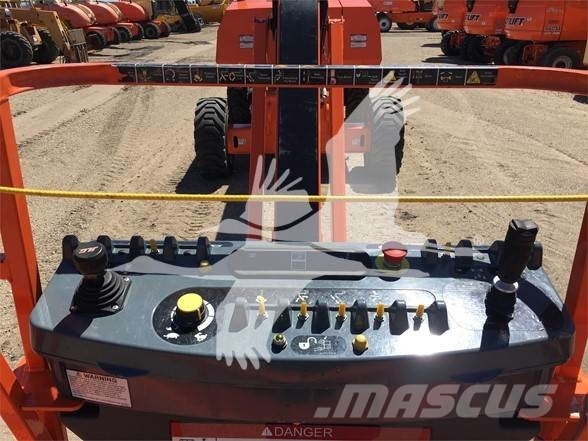 JLG 800AJ Kuukulkijat