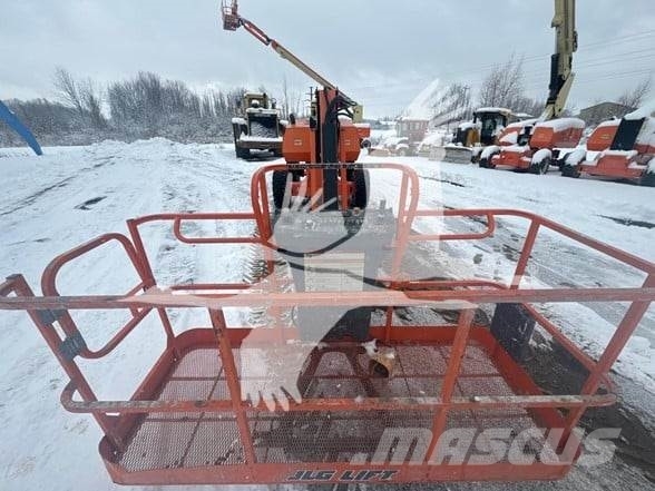 JLG 800AJ Kuukulkijat