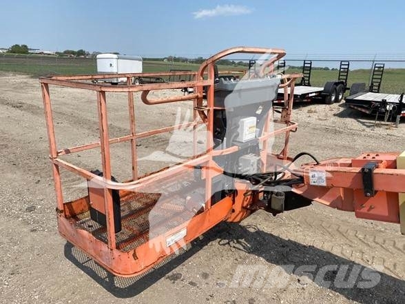 JLG 800S Teleskooppipuominostimet