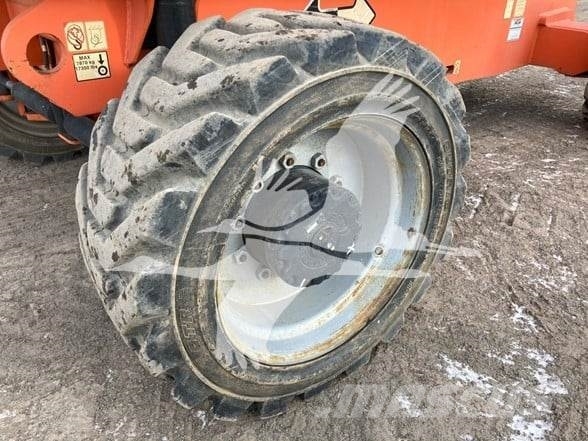 JLG 800S Teleskooppipuominostimet