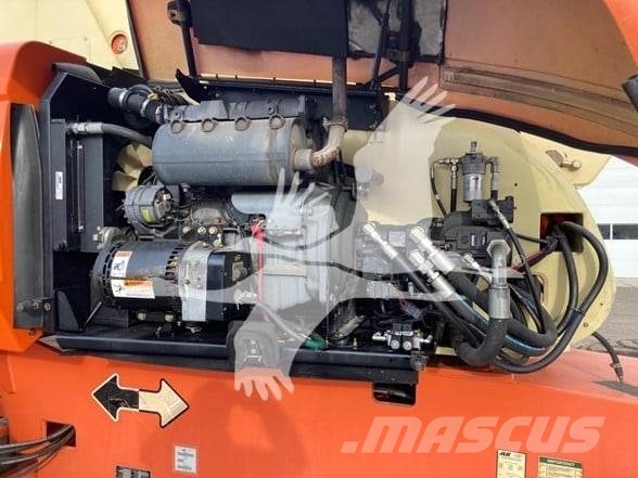 JLG 800S Teleskooppipuominostimet