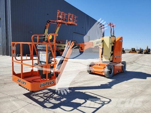 JLG E300AJP Plataforma de trabajo articulada