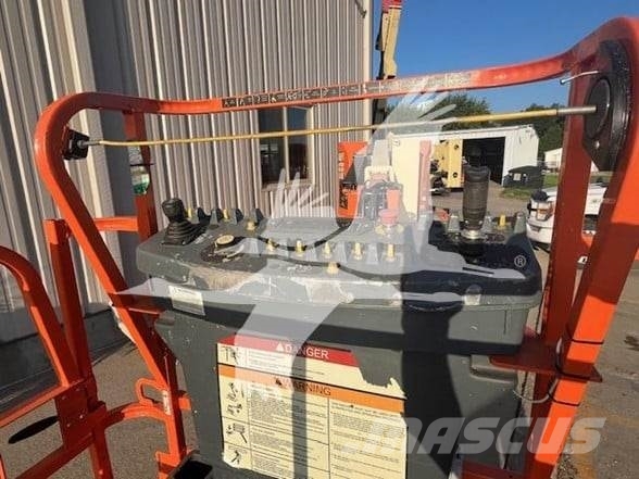 JLG E300AJP Plataforma de trabajo articulada