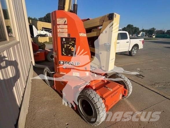 JLG E300AJP Plataforma de trabajo articulada