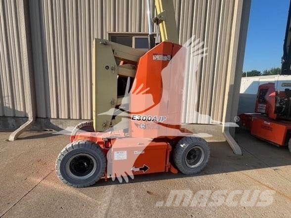 JLG E300AJP Plataforma de trabajo articulada