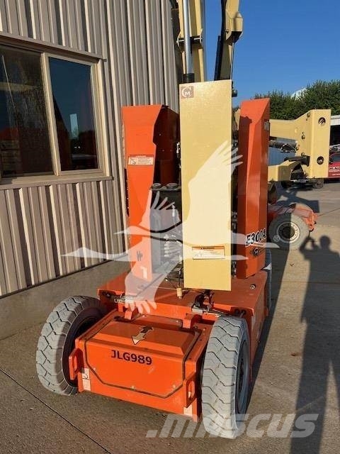 JLG E300AJP Plataforma de trabajo articulada