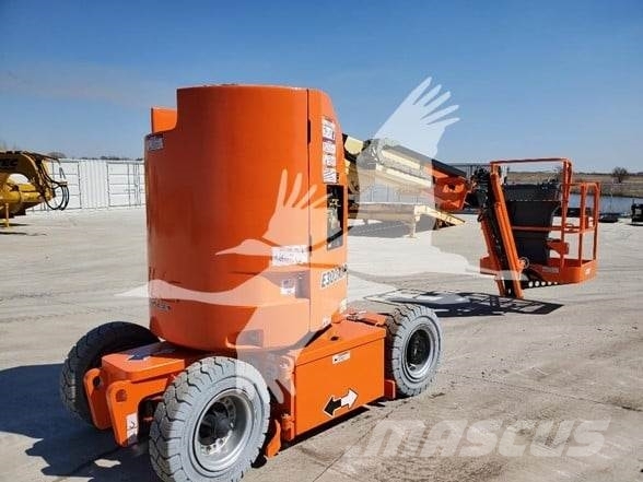 JLG E300AJP Plataforma de trabajo articulada