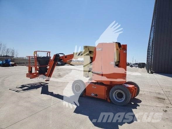 JLG E300AJP Plataforma de trabajo articulada