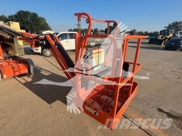 JLG E300AJP Plataforma de trabajo articulada