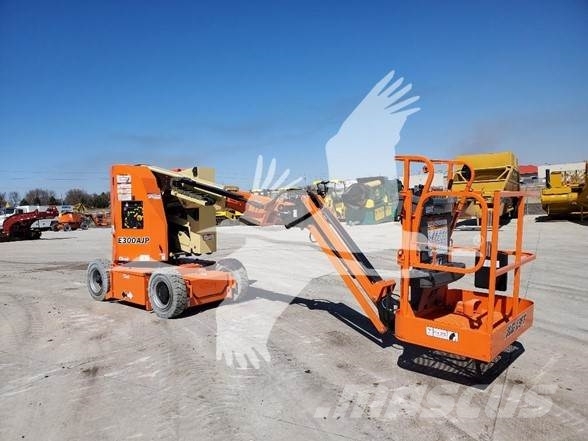 JLG E300AJP Plataforma de trabajo articulada