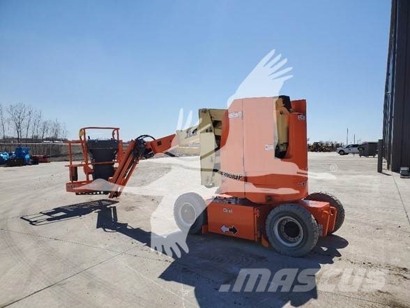 JLG E300AJP Plataforma de trabajo articulada