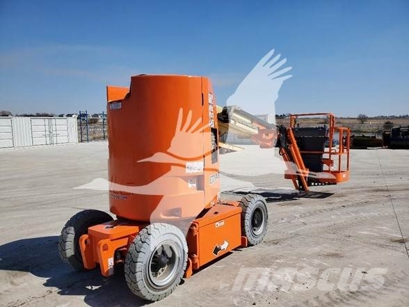 JLG E300AJP Plataforma de trabajo articulada