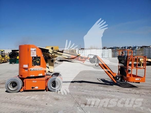 JLG E300AJP Plataforma de trabajo articulada