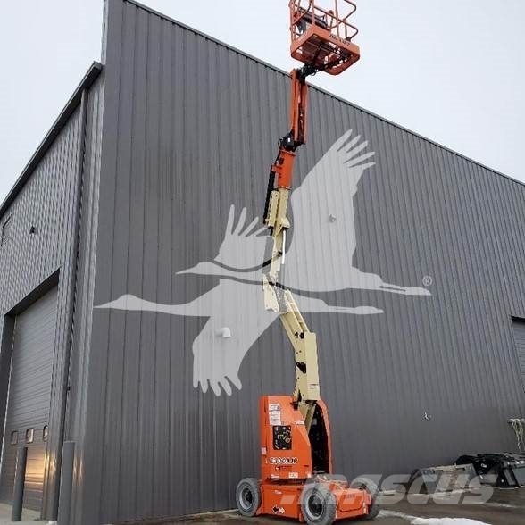 JLG E300AJP Plataforma de trabajo articulada