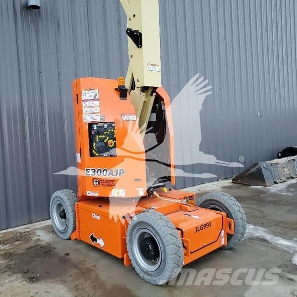 JLG E300AJP Plataforma de trabajo articulada