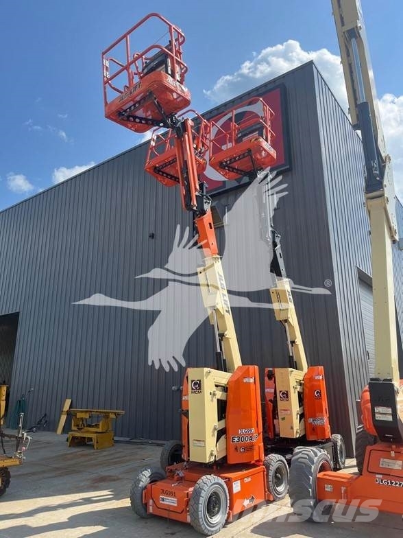 JLG E300AJP Plataforma de trabajo articulada