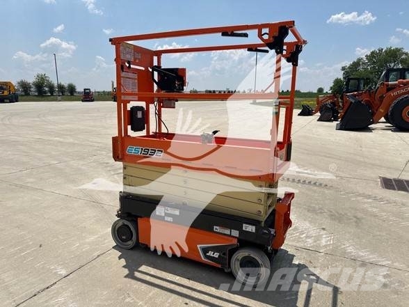 JLG ES1932 剪叉式升降机
