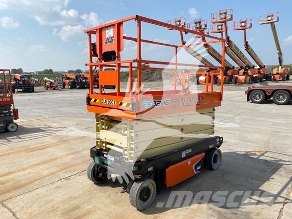 JLG ES3246 Scissor lifts