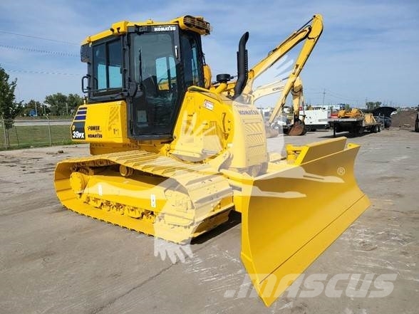 Komatsu D39PX-24 Crawler dozers
