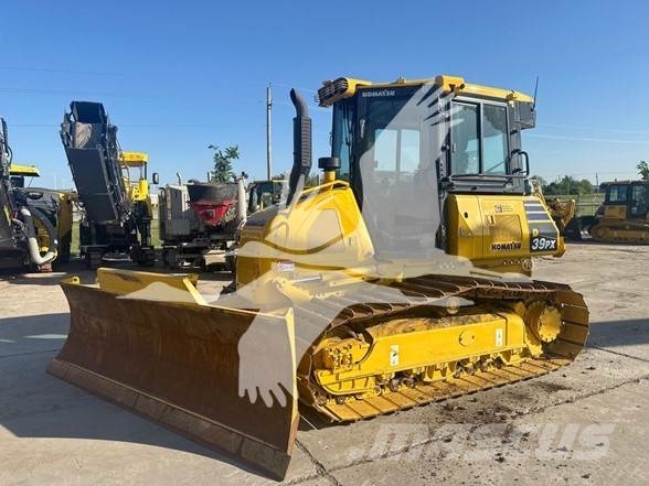 Komatsu D39PX-24 Crawler dozers