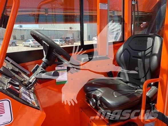 SkyTrak 10054 Telescopic handlers