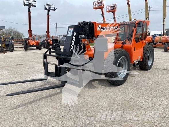 SkyTrak 10054 Telescopic handlers