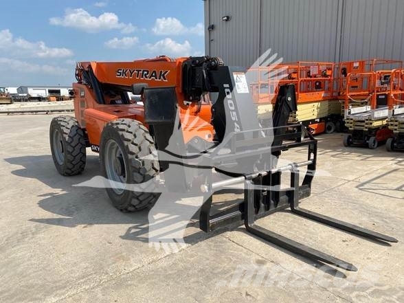 SkyTrak 10054 Telescopic handlers