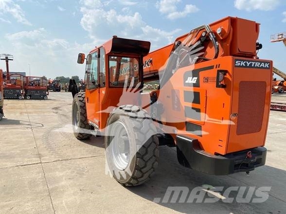 SkyTrak 10054 Telescopic handlers