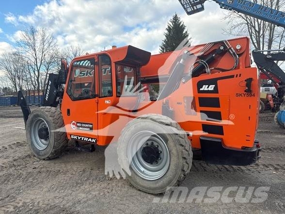 SkyTrak 10054 Telescopic handlers