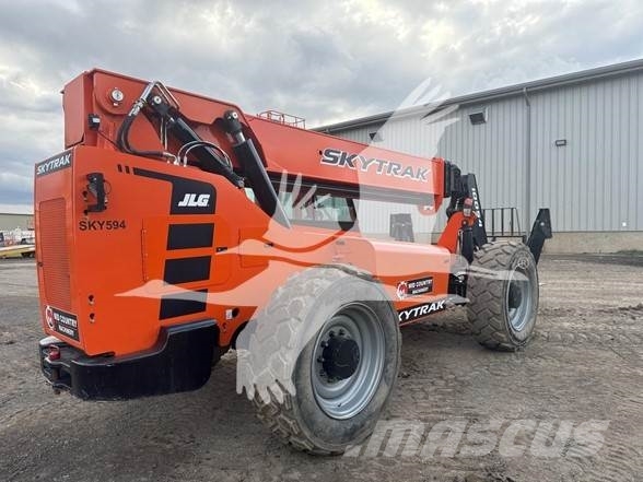 SkyTrak 10054 Telescopic handlers