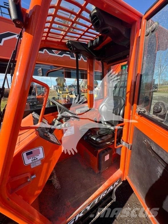 SkyTrak 10054 Telescopic handlers