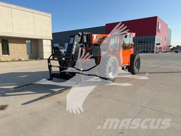 SkyTrak 10054 Telescopic handlers