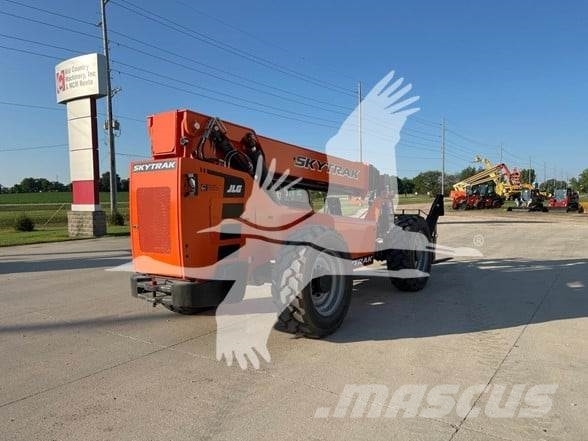 SkyTrak 10054 Telescopic handlers
