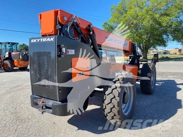 SkyTrak 10054 Telescopic handlers