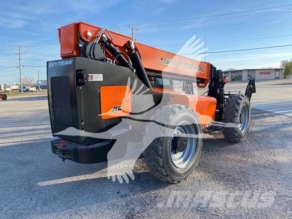 SkyTrak 10054 Telescopic handlers