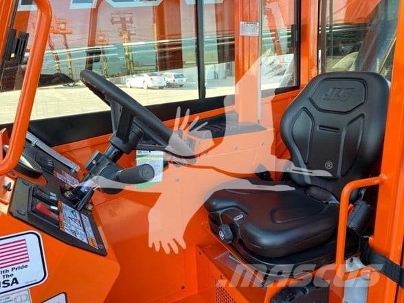 SkyTrak 10054 Telescopic handlers