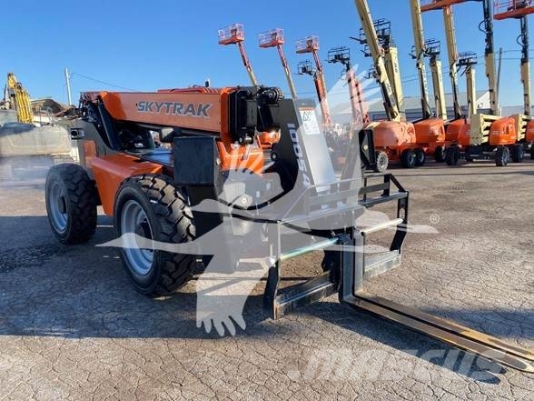 SkyTrak 10054 Telescopic handlers