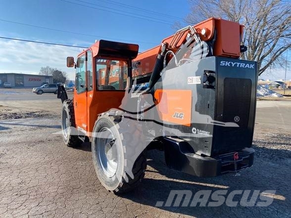 SkyTrak 10054 Telescopic handlers