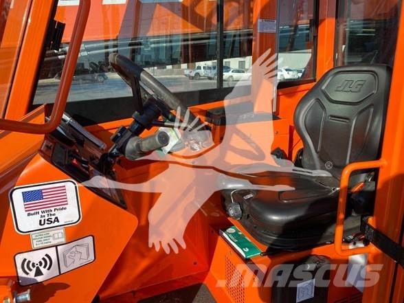 SkyTrak 10054 Telescopic handlers
