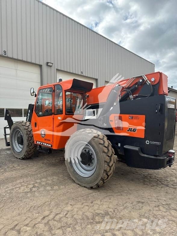 SkyTrak 10054 Telescopic handlers