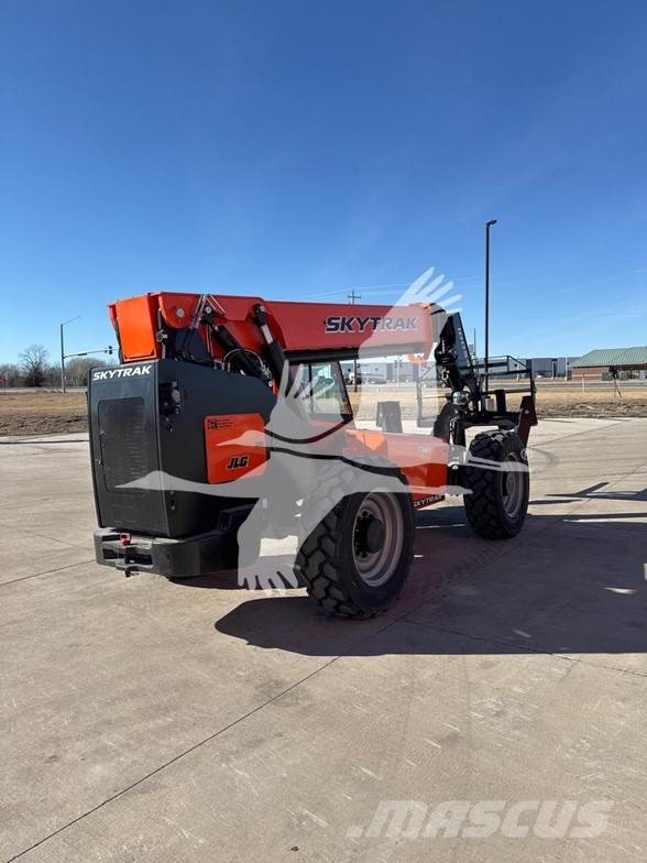SkyTrak 10054 Telescopic handlers