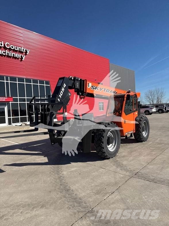 SkyTrak 10054 Telescopic handlers