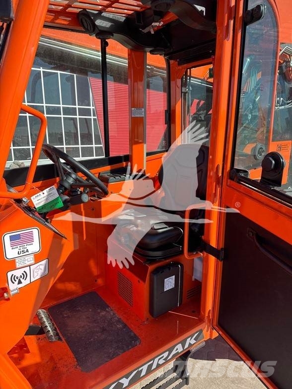 SkyTrak 10054 Telescopic handlers