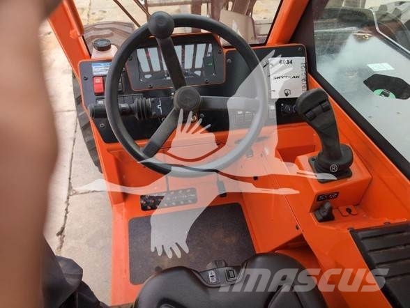 SkyTrak 6034 Telescopic handlers