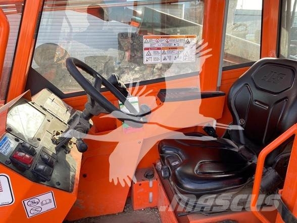 SkyTrak 6042 Telescopic handlers