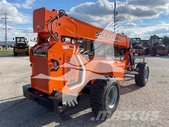 SkyTrak 6042 Telescopic handlers
