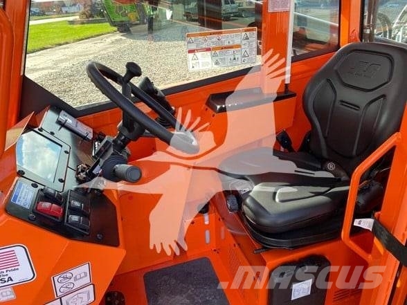 SkyTrak 6042 Telescopic handlers